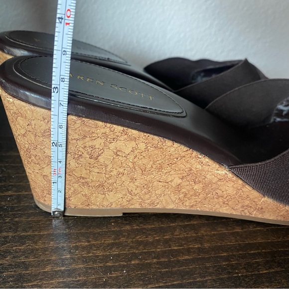 Karen Scott 8.5 Brown Wedges - Picture 10 of 10